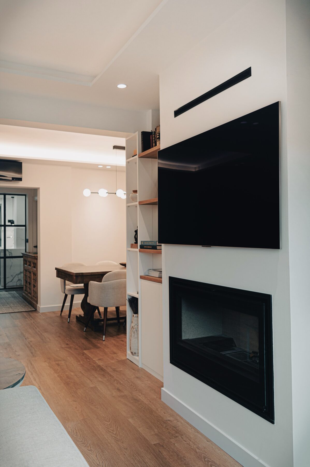 Interior reformado con diseño de interiores moderno en Getxo
